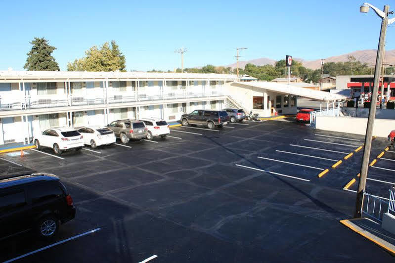 Winnemucca Holiday Motel Exterior photo